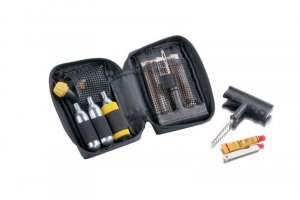 Set za popravilo pnevmatike tubeless (tyre repair kit) PUIG črna